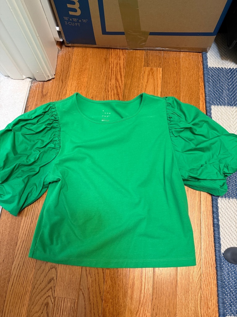 Women’s Puff Sleeve Crewneck Top - Green